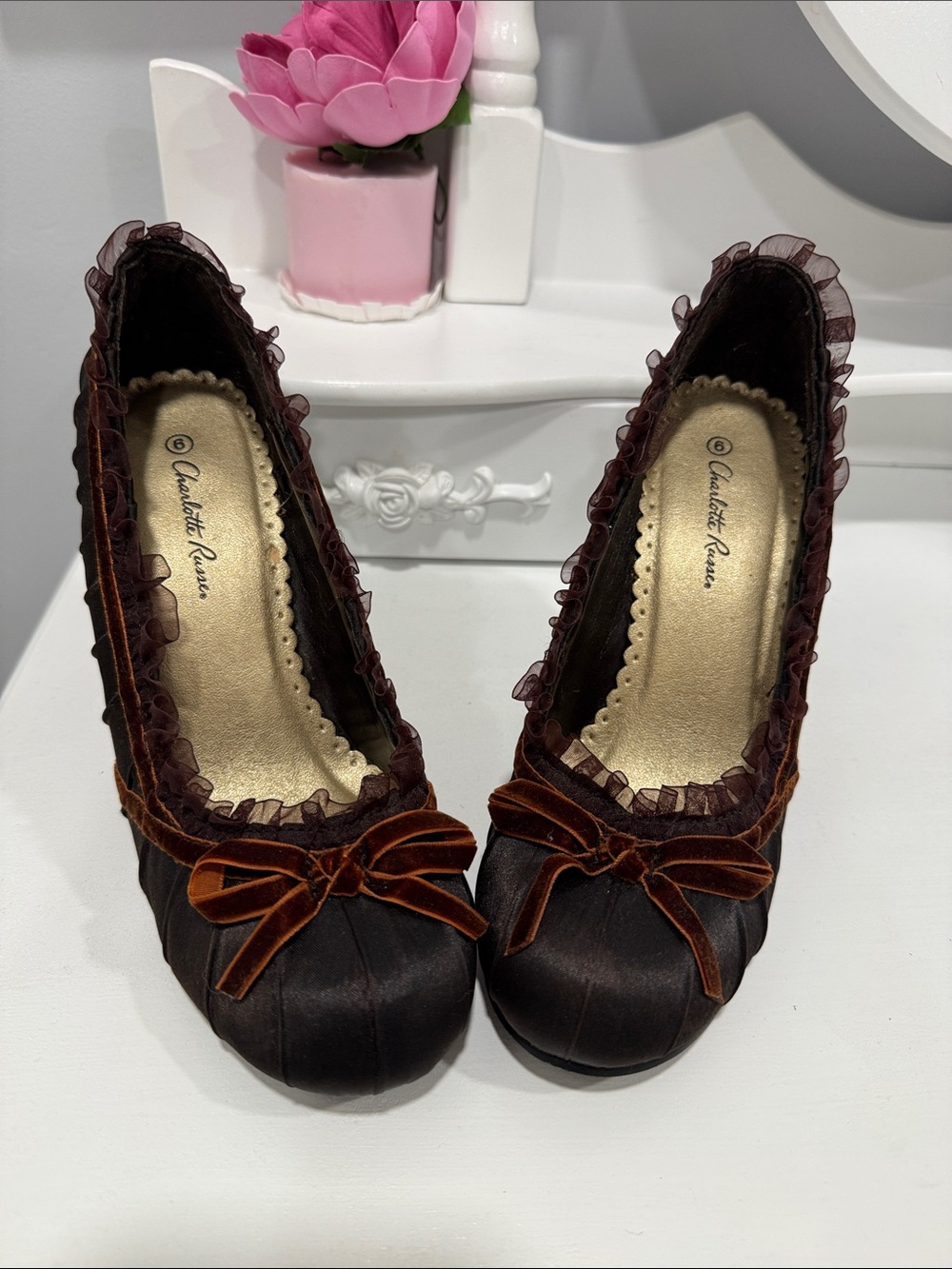 Charlotte Russe Chocolate Brown Velvet Bow Ruffle Pumps